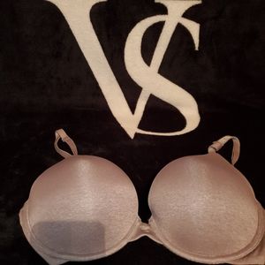 Victoria's Secret Padded Perfect Coverage Bra 34DD